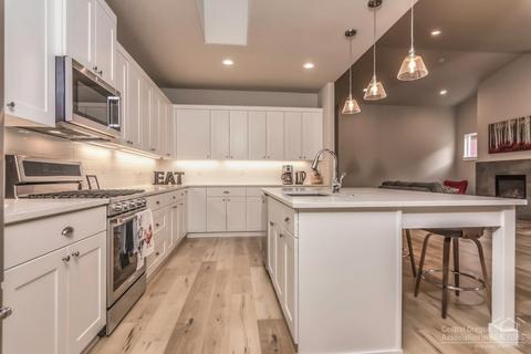 20819 Beaumont Dr, Bend, OR 97701 photo 9