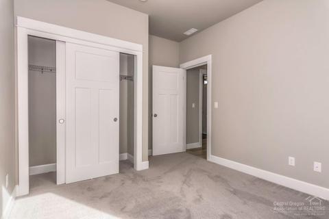20819 Beaumont Dr, Bend, OR 97701 photo 4