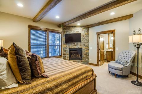 56623 Sunstone Loop, Bend, OR 97707 photo 16