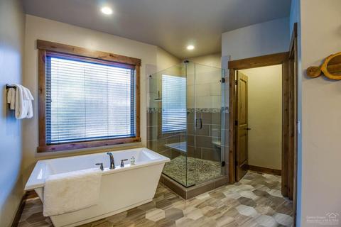 56623 Sunstone Loop, Bend, OR 97707 photo 15