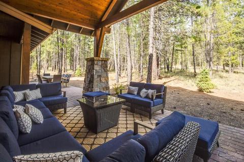 56623 Sunstone Loop, Bend, OR 97707 photo 2