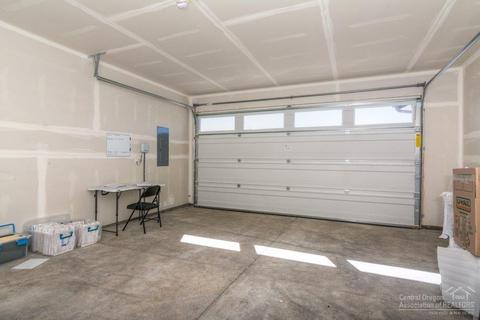 21165 SE Philly Ave, Bend, OR 97701 photo 13