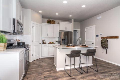 21165 SE Philly Ave, Bend, OR 97701 photo 3