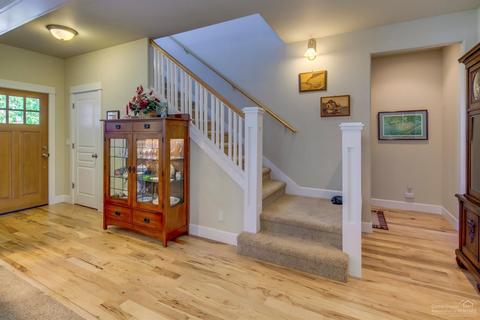 63262 Newhall Pl, Bend, OR 97703 photo 4
