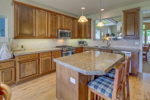 63262 Newhall Pl, Bend, OR 97703 photo 11