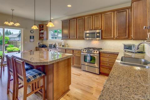63262 Newhall Pl, Bend, OR 97703 photo 9