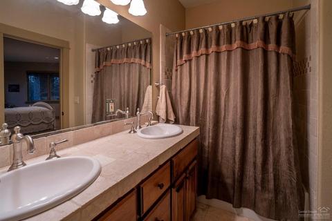 60220 Sunset View Dr, Bend, OR 97702 photo 18