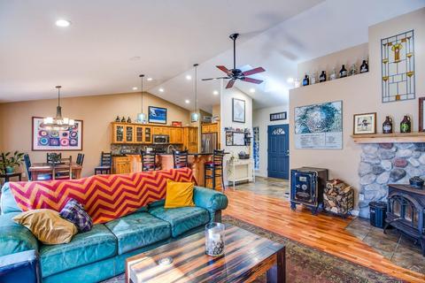 17011 Upland Rd, Bend, OR 97707 photo 5