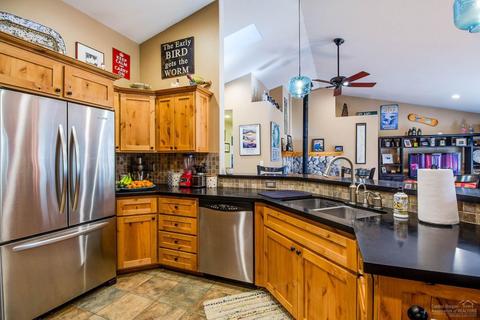 17011 Upland Rd, Bend, OR 97707 photo 6