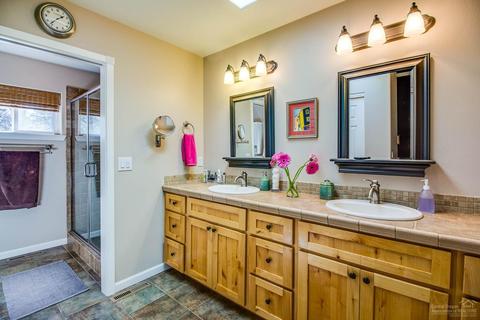 17011 Upland Rd, Bend, OR 97707 photo 11