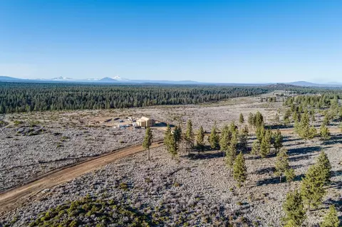 62365 Huntsman Loop, Bend, OR 97703 photo 24