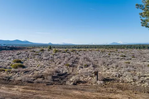 62365 Huntsman Loop, Bend, OR 97703 photo 17