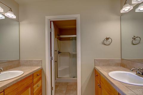20251 NW Schaeffer Dr, Bend, OR 97703 photo 12