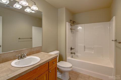 20251 NW Schaeffer Dr, Bend, OR 97703 photo 14