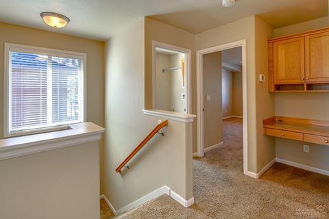 20251 NW Schaeffer Dr, Bend, OR 97703 photo 17