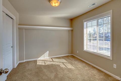 20251 NW Schaeffer Dr, Bend, OR 97703 photo 18