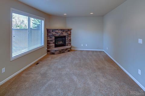 20251 NW Schaeffer Dr, Bend, OR 97703 photo 7