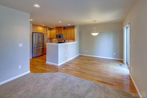 20251 NW Schaeffer Dr, Bend, OR 97703 photo 8