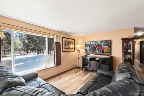 52765 Day Rd, La Pine, OR 97739 photo 2