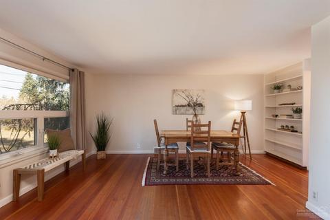 1452 NE 8th St, Bend, OR 97701 photo 3