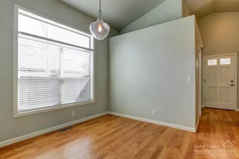 20354 Chase Rd, Bend, OR 97702 photo 2