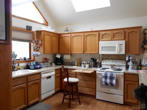 53710 Riverview Dr, La Pine, OR 97739 photo 9