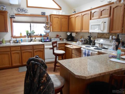53710 Riverview Dr, La Pine, OR 97739 photo 8