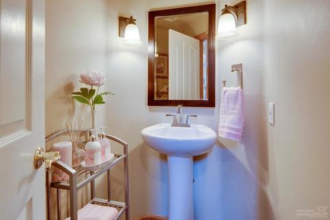 61073 Ferguson Ct, Bend, OR 97702 photo 5
