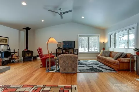 16298 Bear Ln, Bend, OR 97707 photo 3
