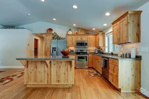 16298 Bear Ln, Bend, OR 97707 photo 8
