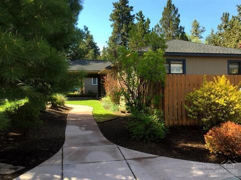 851 NE 8th St, Bend, OR 97701 photo 2