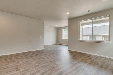 21158 SE Thomas Dr, Bend, OR 97702 photo 8