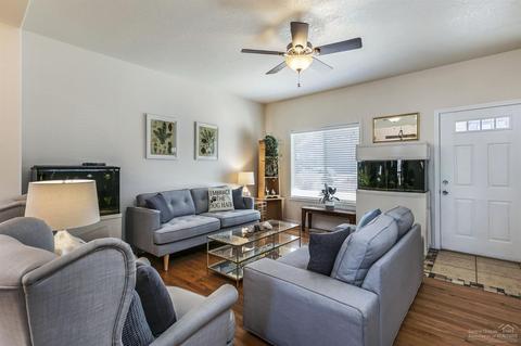 62071 Wolcott Pl, Bend, OR 97701 photo 3