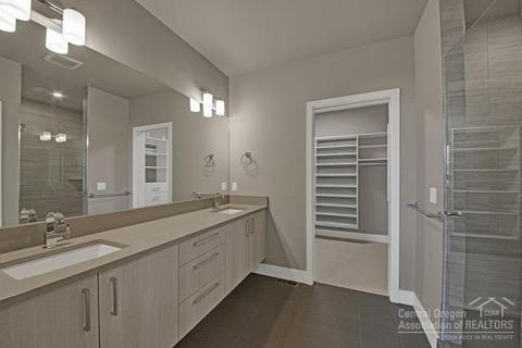 19187 Gateway Loop, Bend, OR 97702 photo 12