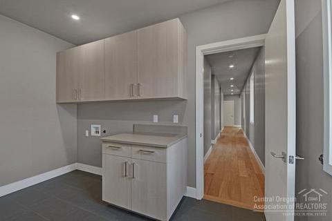 19187 Gateway Loop, Bend, OR 97702 photo 11