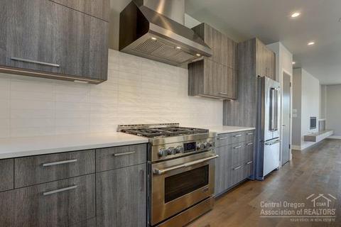 19163 Gateway Loop, Bend, OR 97702 photo 15