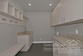 19163 Gateway Loop, Bend, OR 97702 photo 13