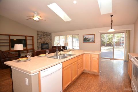 16869 Downey, Bend, OR 97707 photo 5