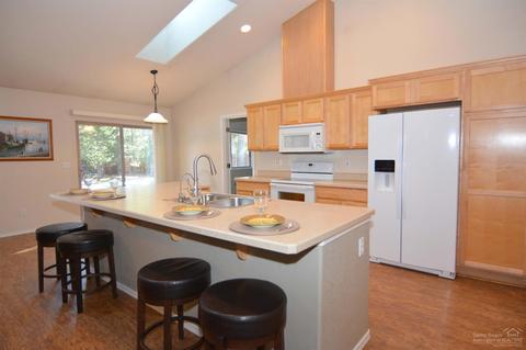 16869 Downey, Bend, OR 97707 photo 3