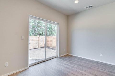 21162 SE Thomas Dr, Bend, OR 97702 photo 7