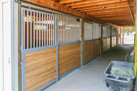 64855 Collins Rd, Bend, OR 97703 photo 4