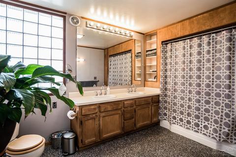 1436 NW 3rd St, Bend, OR 97703 photo 9