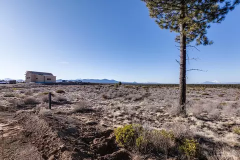 62445 NW Huntsman Loop, Bend, OR 97703 photo 13