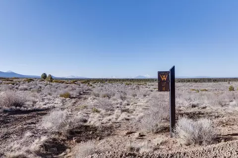 62445 NW Huntsman Loop, Bend, OR 97703 photo 12