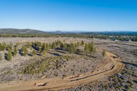 62445 NW Huntsman Loop, Bend, OR 97703 photo 21