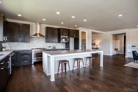 60883 SW Headwaters Loop, Bend, OR 97702 photo 9