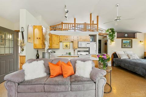 19005 Couch Market Rd, Bend, OR 97703 photo 10