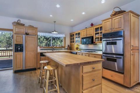 63313 Silverado Dr, Bend, OR 97703 photo 6