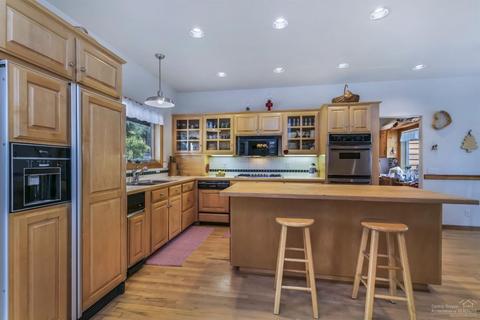 63313 Silverado Dr, Bend, OR 97703 photo 5