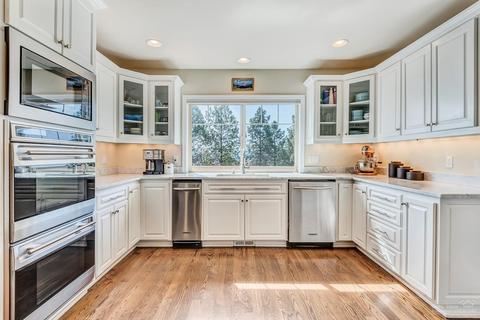 896 NW Stonepine Dr, Bend, OR 97703 photo 9